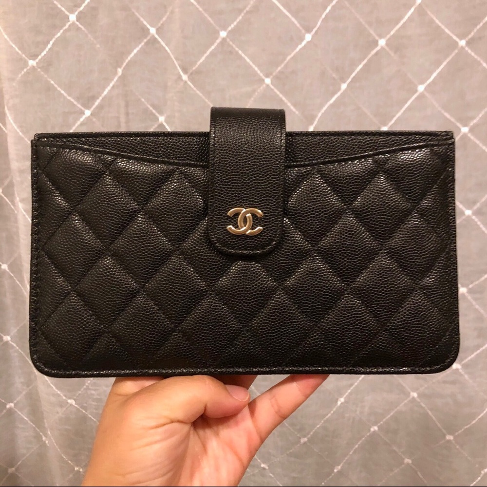 🚫SOLD🚫Chanel Black Caviar Pouch with Insert - Picture 2 of 8